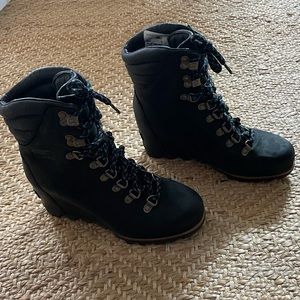 Sorel Women’s Conquest Wedge Boots Size 7 NWT